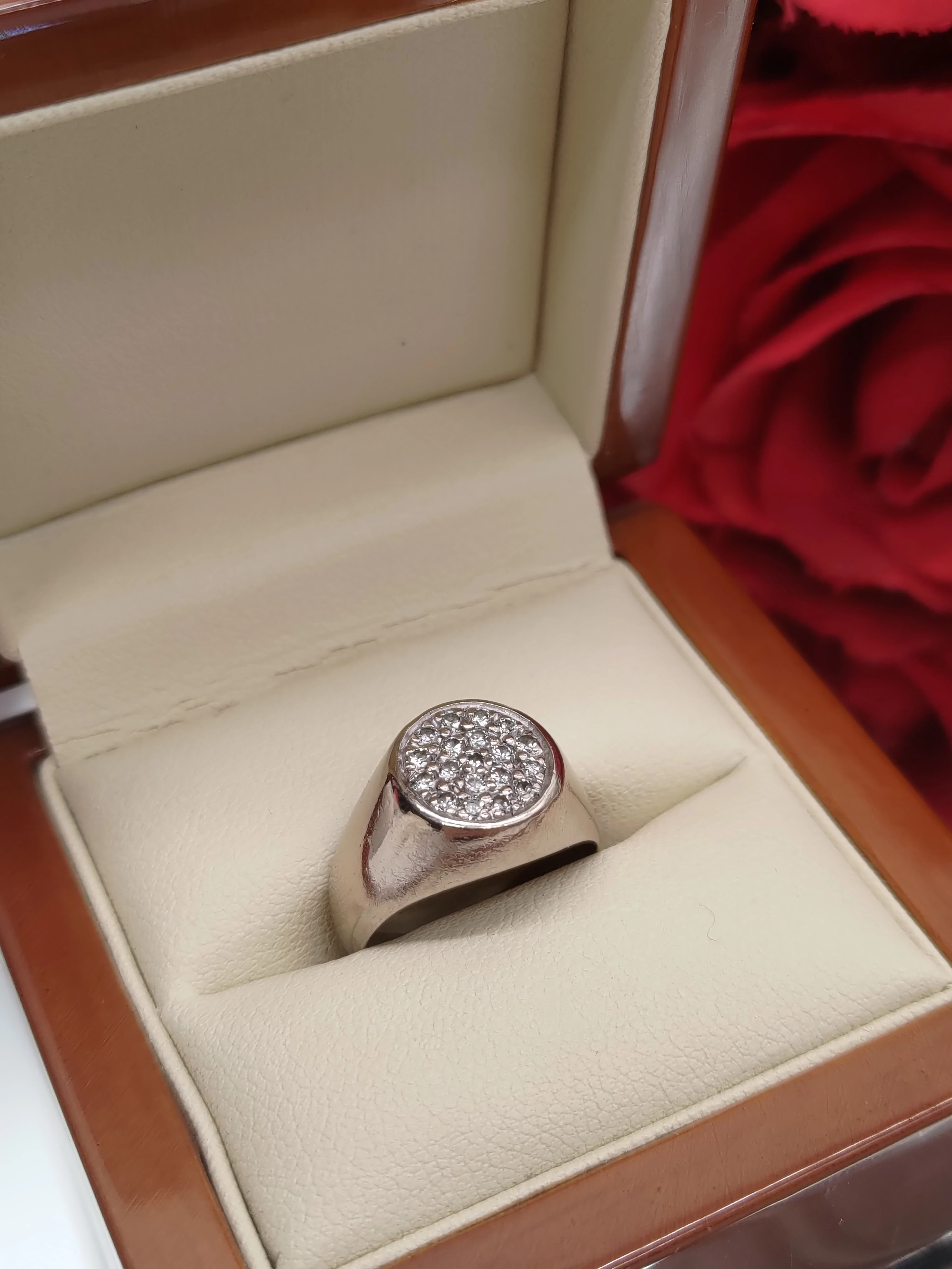 sliczny-pierscionek-750-biale-zloto-z-diamentami-material-zloto-biale