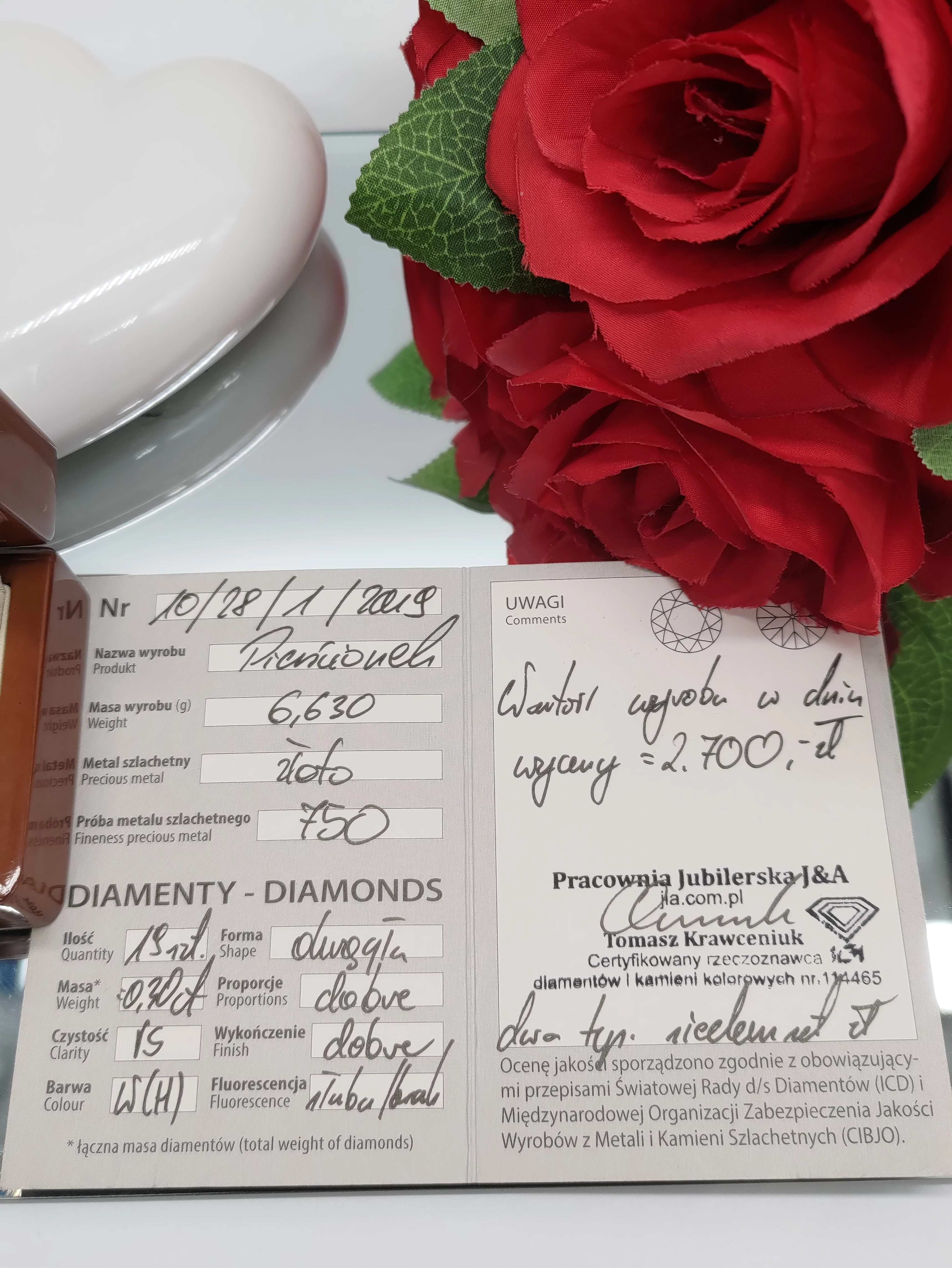 sliczny-pierscionek-750-biale-zloto-z-diamentami-kamien-diament