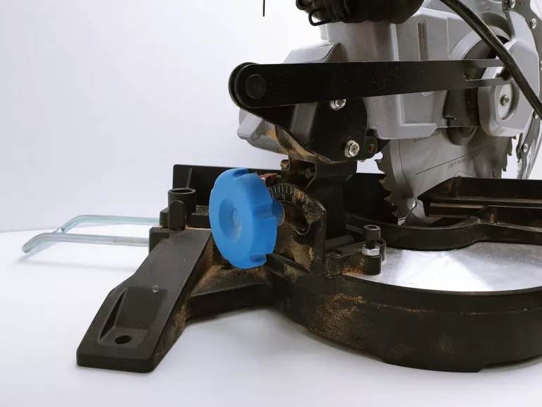 Mac allister 1450w 240v store 210mm compound mitre saw mmis210c