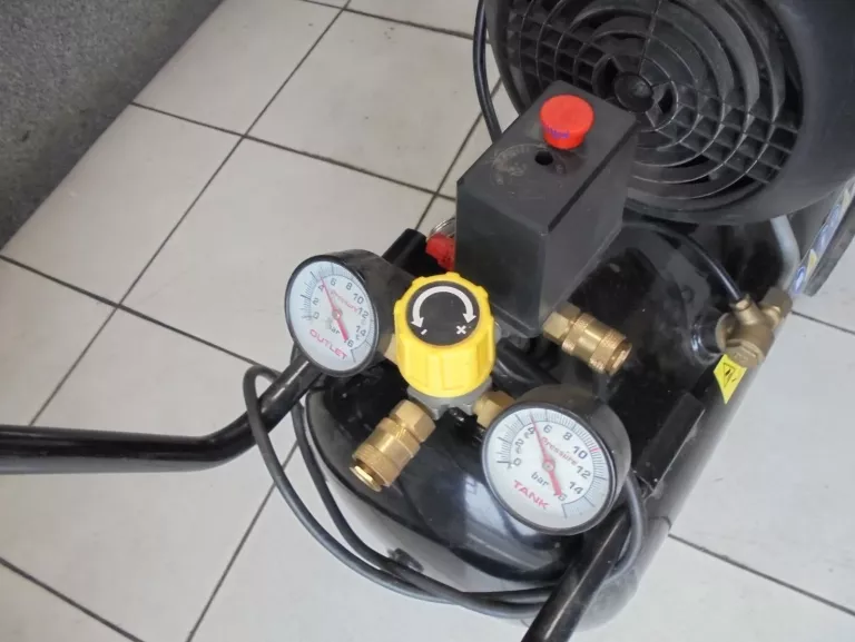 KOMPRESOR STANLEY FATMAX 50L DV2