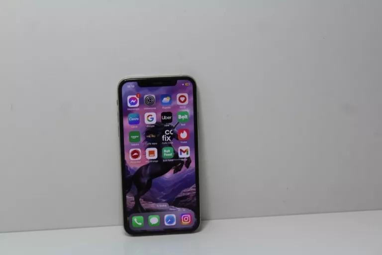 telefon-telefon-iphone-xr-typ-smartfon