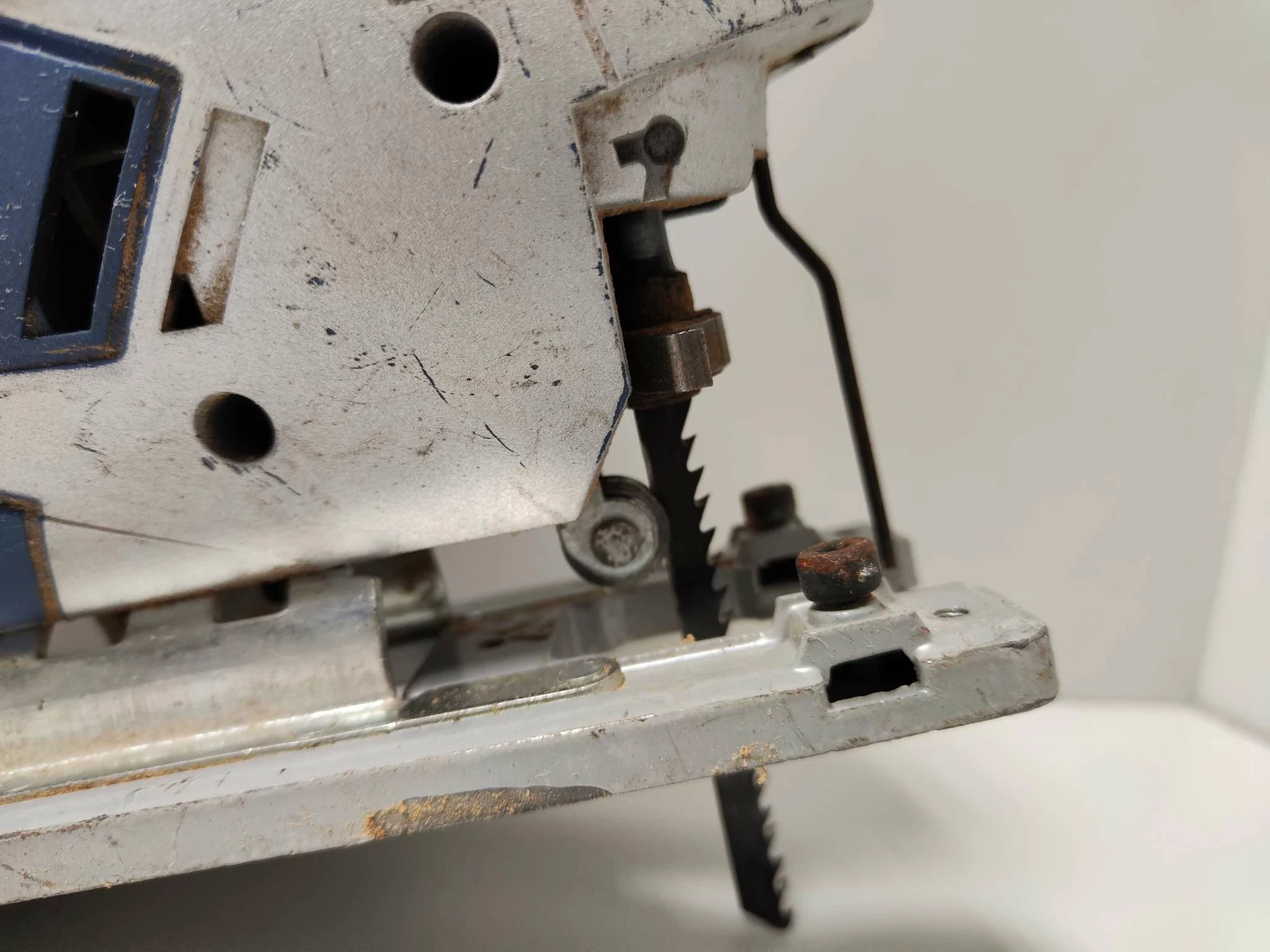 wyrzynarka-dexter-power-ic710js-rodzaj-silnika-silnik-szczotkowy