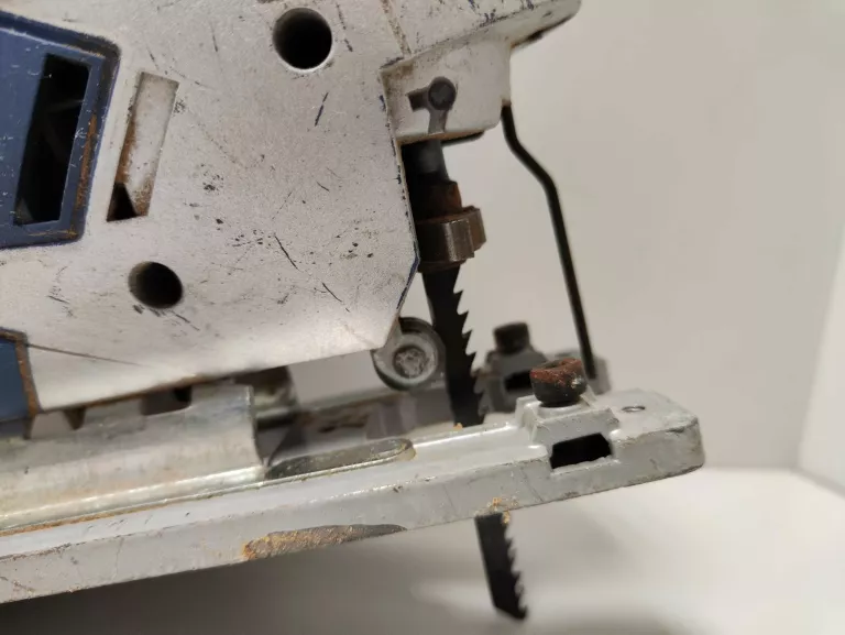 wyrzynarka-dexter-power-ic710js-rodzaj-silnika-silnik-szczotkowy