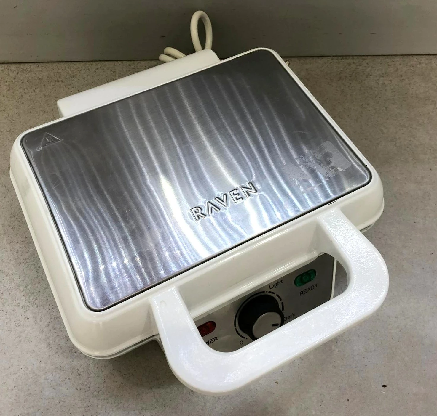 gofrownica-raven-eg002w-1000w-stan-uzywany