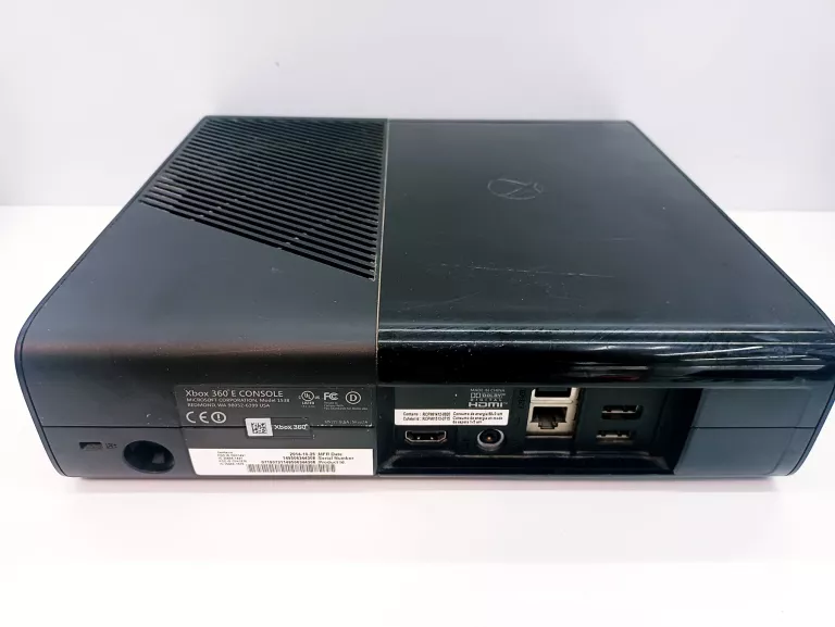 KONSOLA XBOX 360 + KINECT + GRY