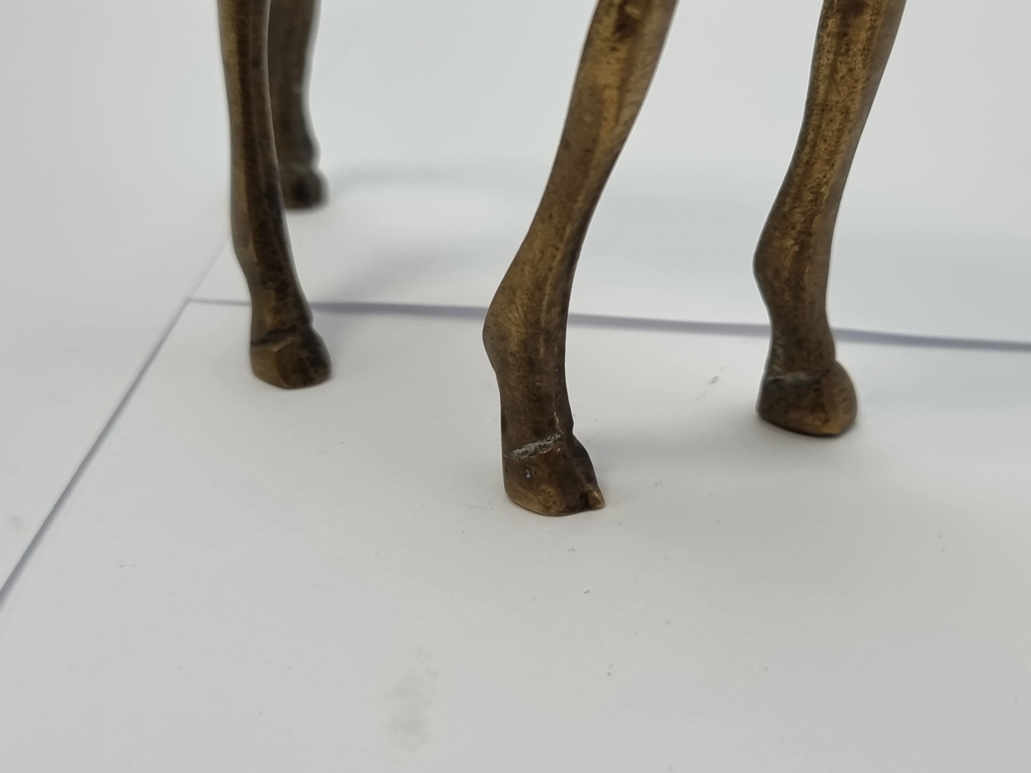 figurka-jelen-mosiadz-material-wykonania-miedz-i-mosiadz