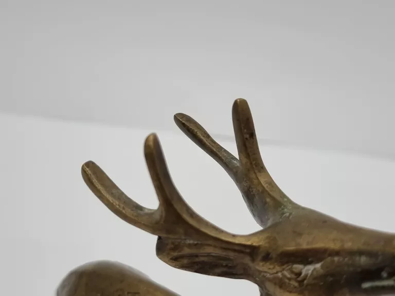 figurka-jelen-mosiadz-typ-obiektu-figurka