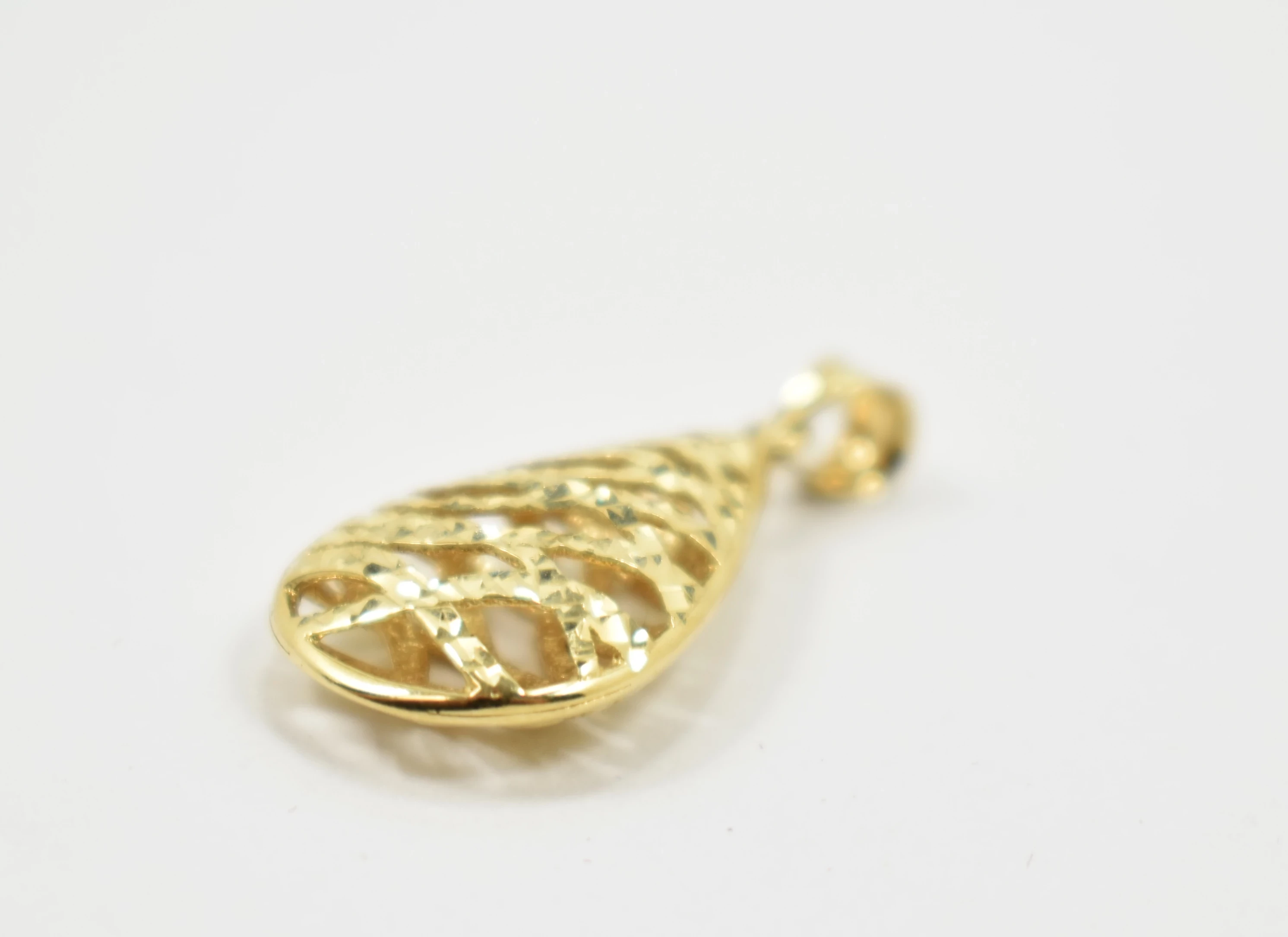 zlota-zawieszka-585174g-stan-powystawowy