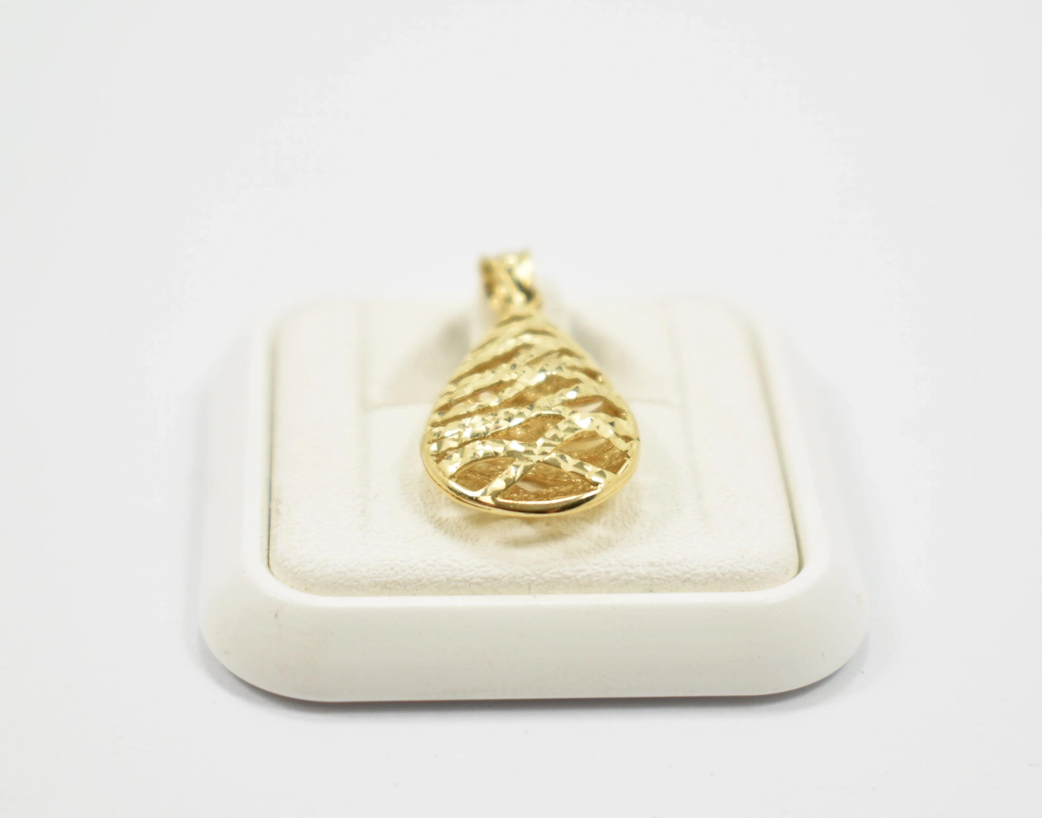 zlota-zawieszka-585174g-material-zloto