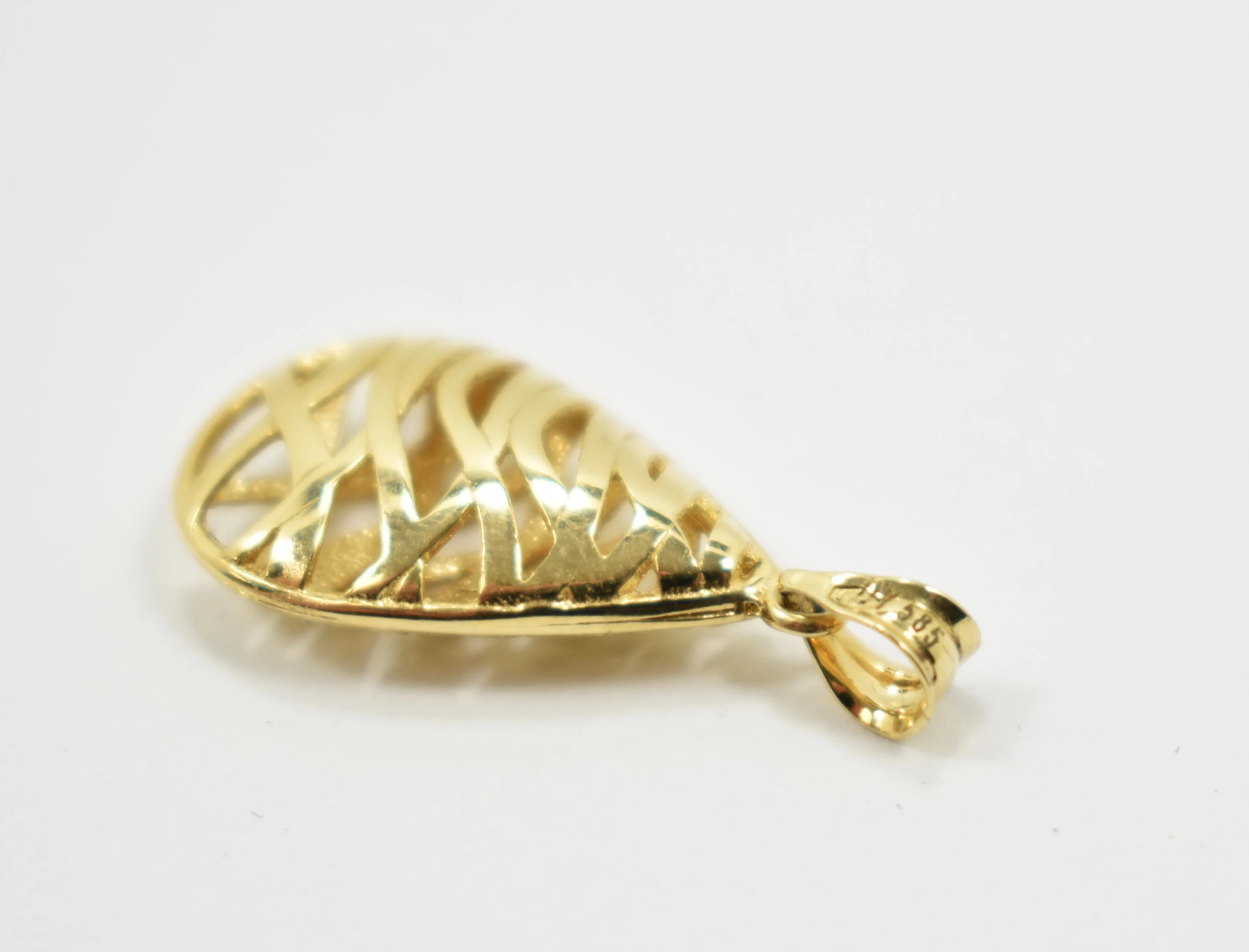 zlota-zawieszka-585174g-cechy-brak