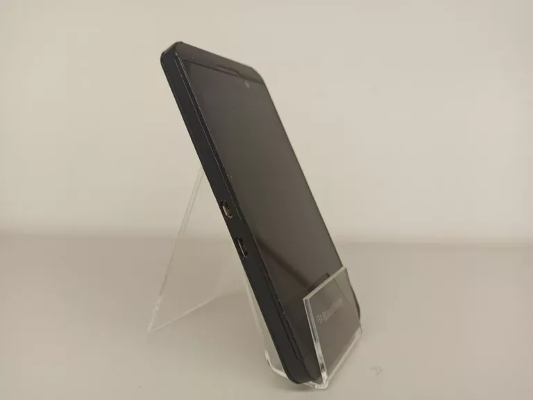 telefon-blackberry-z10-uszkodzony-typ-smartfon