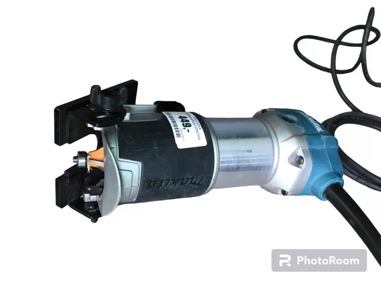 FREZARKA GÓRNOWRZECIONOWA MAKITA RT0700C 710 W