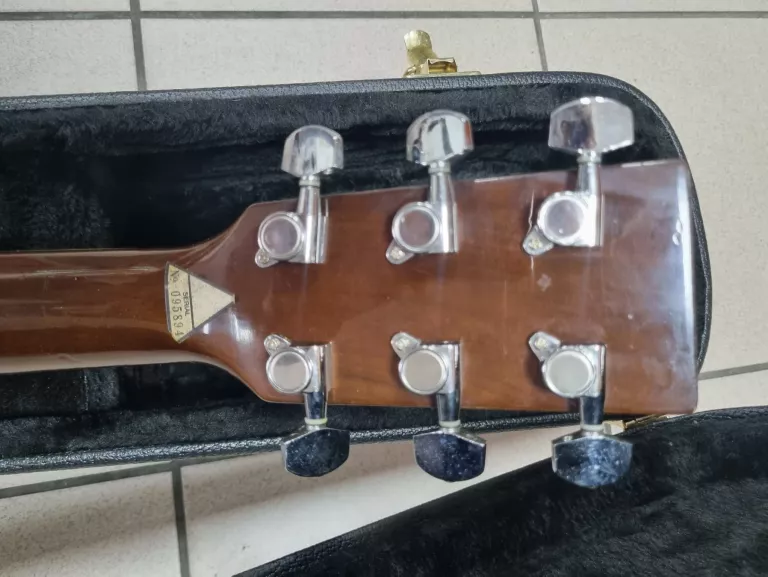 GITARA HOHNER COUNTRYMAN + FUTERAŁ