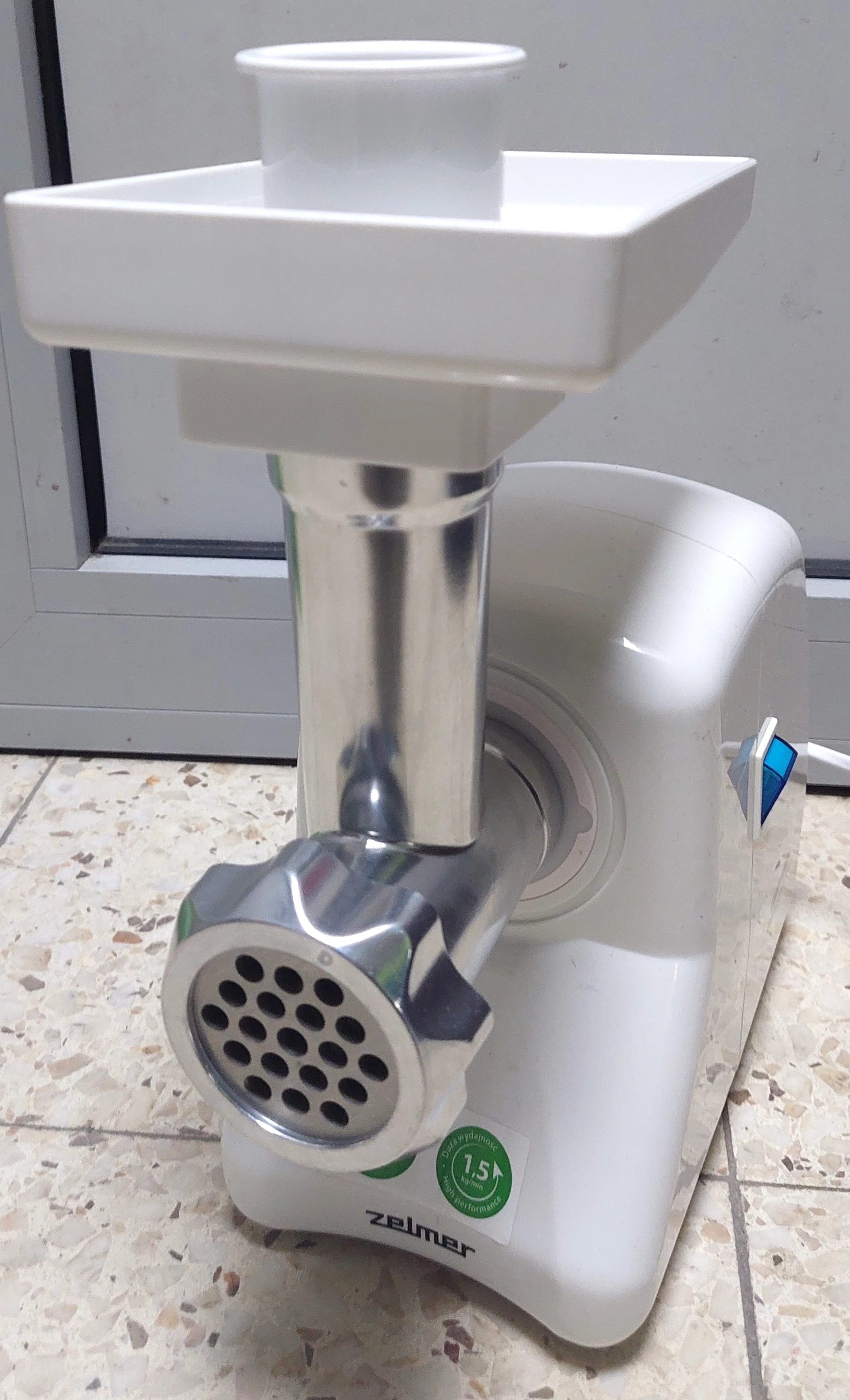 maszynka-do-mielenia-zelmer-zmm2851b-moc-220