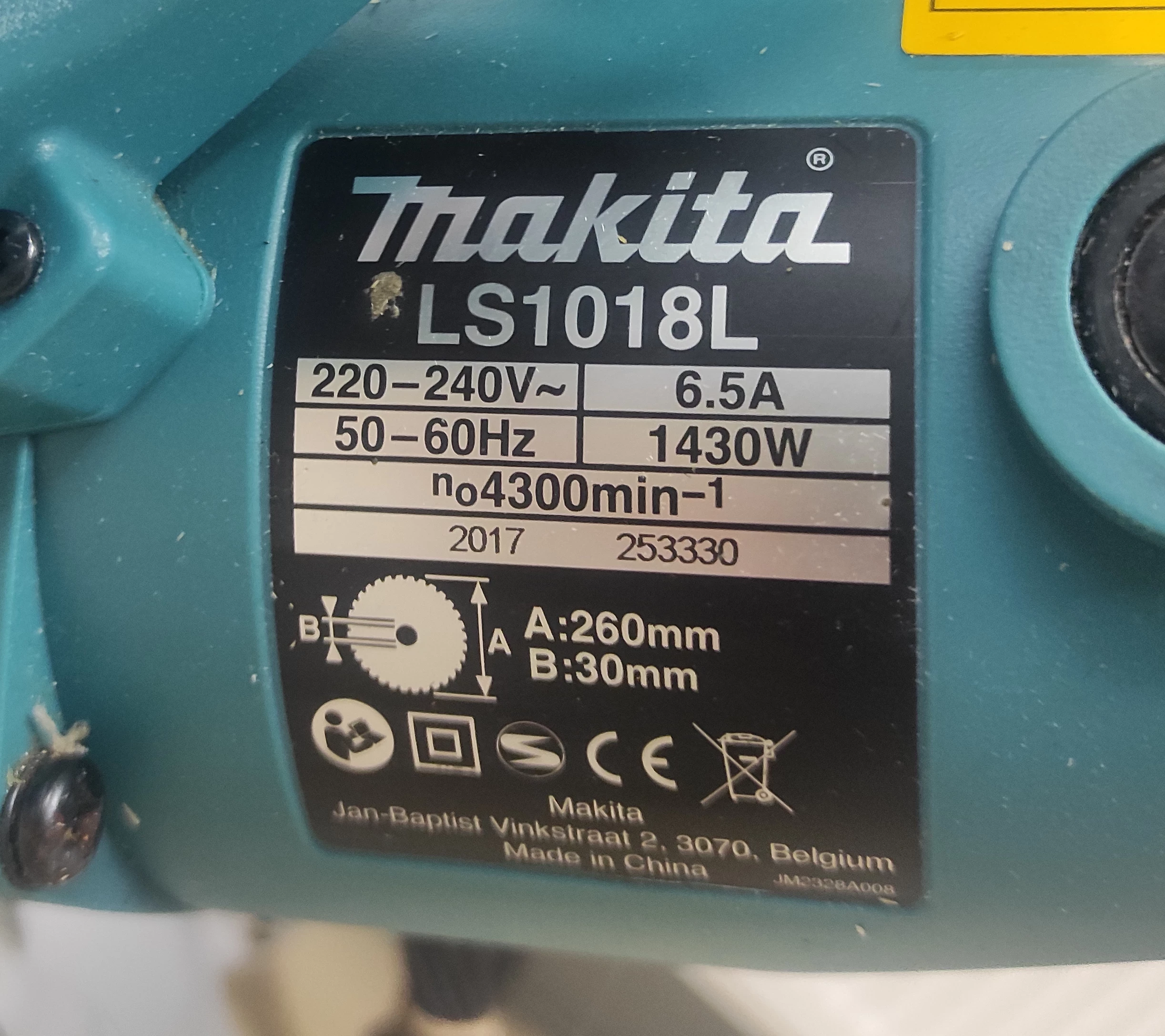 pila-ukosnica-makita-ls1018l-stan-uzywany