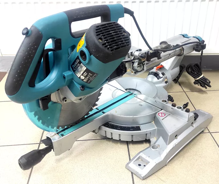 pila-ukosnica-makita-ls1018l-marka-makita