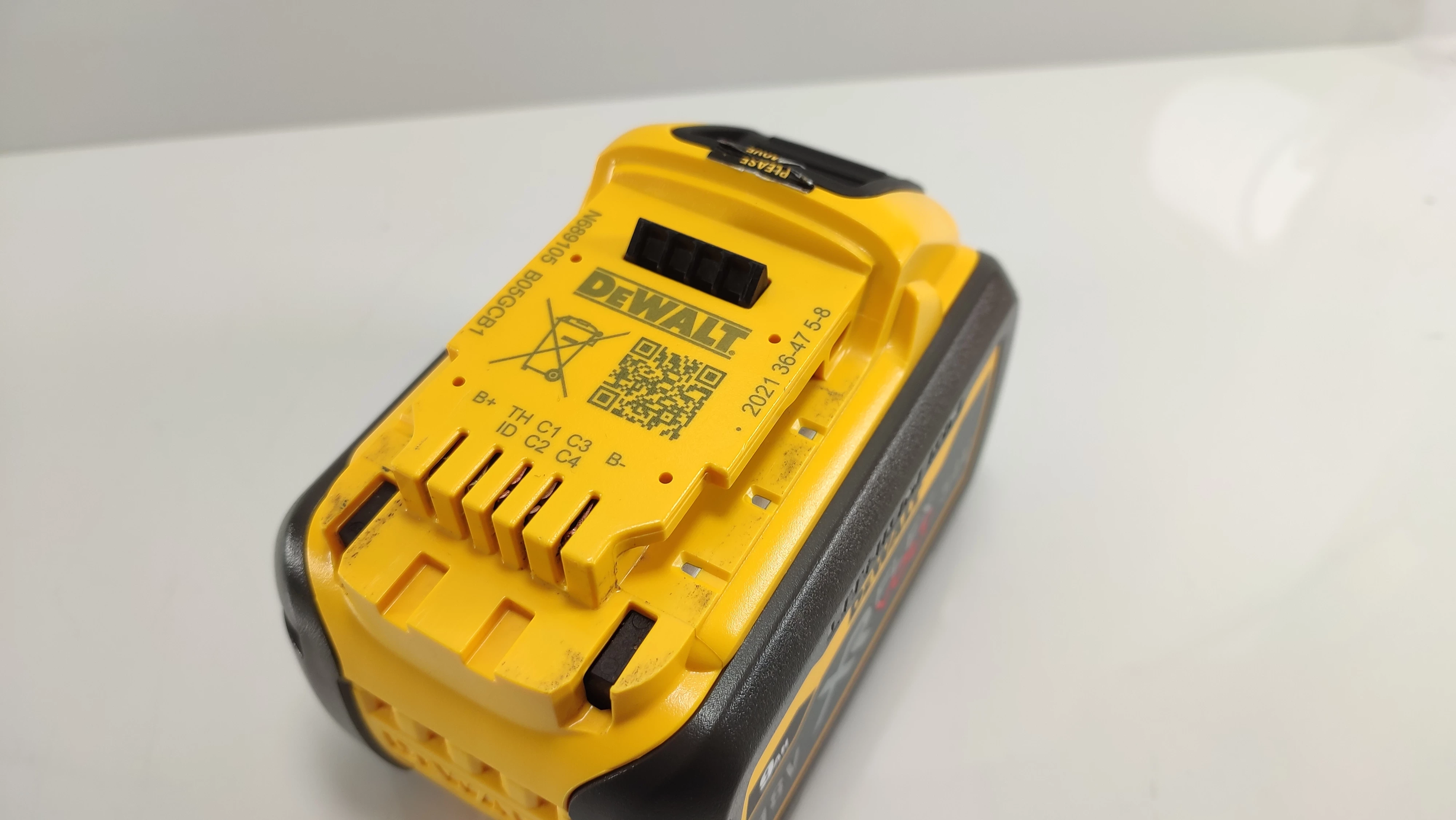 akumulator-dewalt-xr-flex-volt-18v-54v-9ah-pojemnosc-akumulatora-9