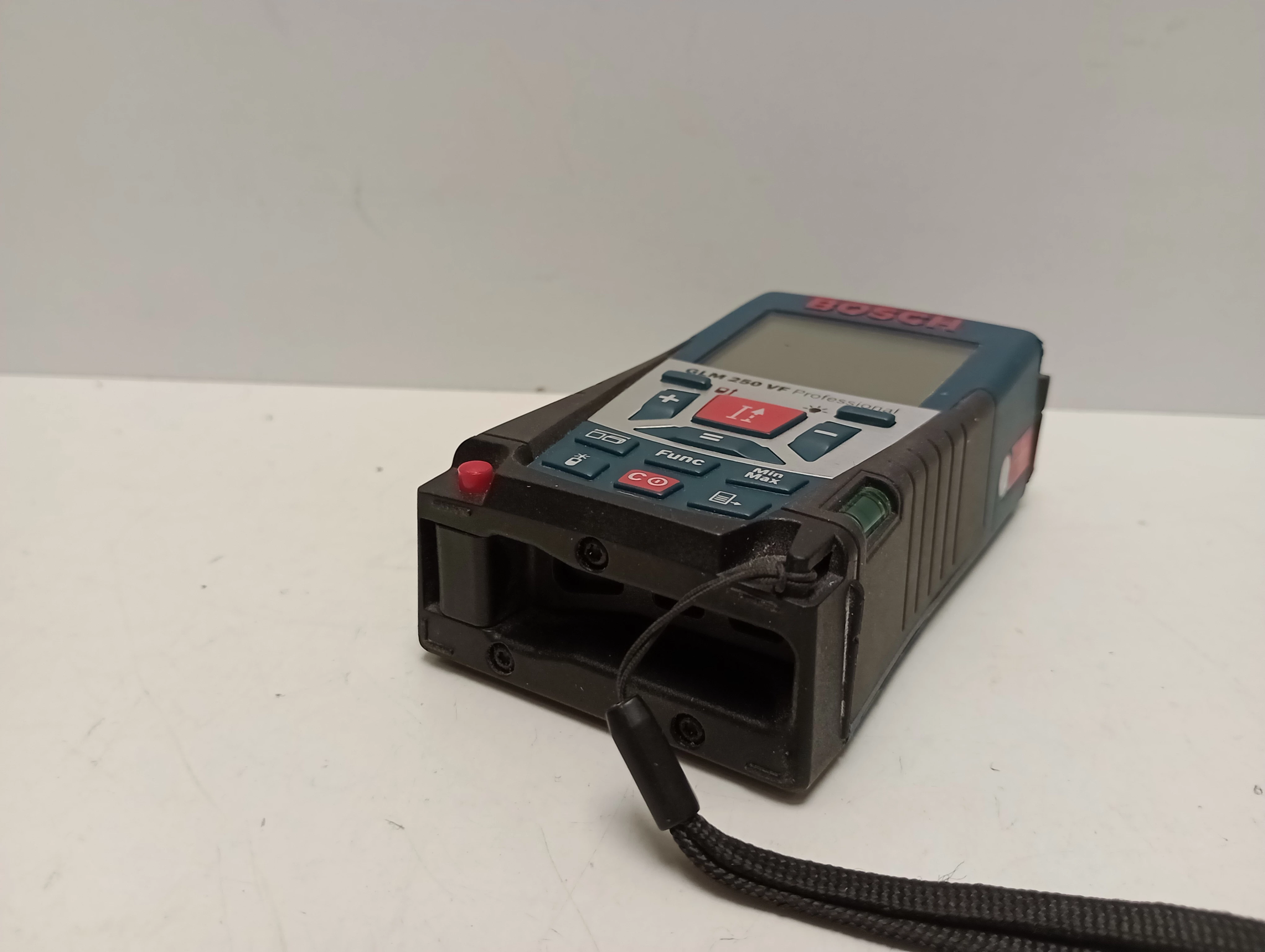 dalmierz-bosch-glm-250-vf-opis-dokladnosc-pomiaru-mm-1