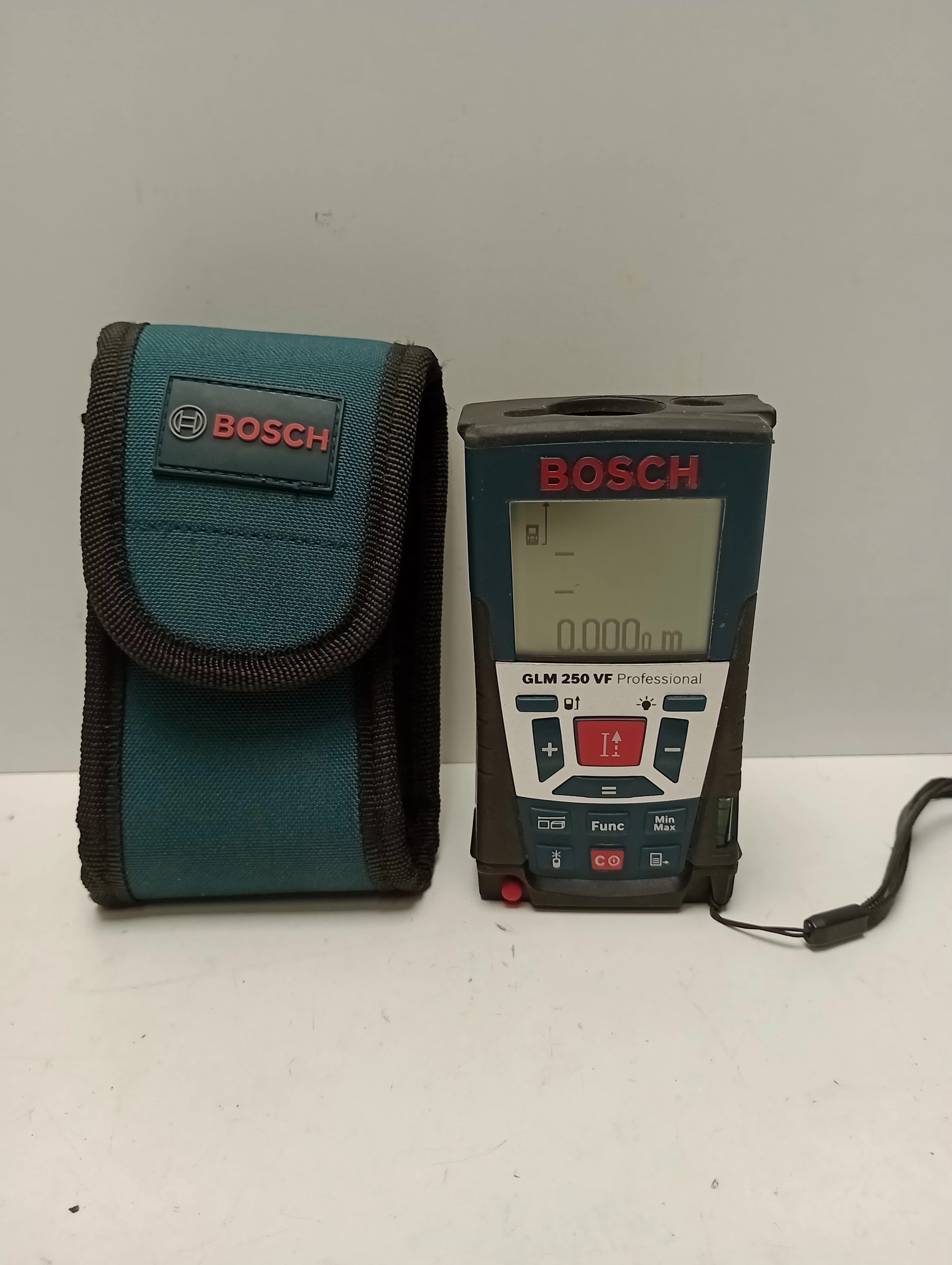 dalmierz-bosch-glm-250-vf-opis-osiedle-teatralne-3u15-krakow