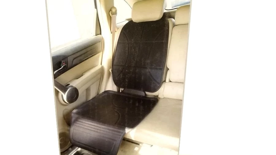 zopa-wyscielana-oslona-pod-fotelik-samochodowy-stan-11323-238058