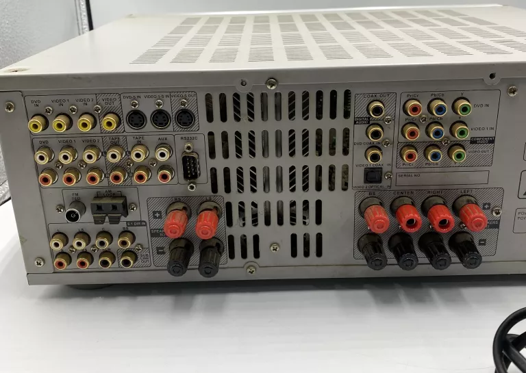 WZMACNIACZ FERGUSON AV-660 AMPLITUNER