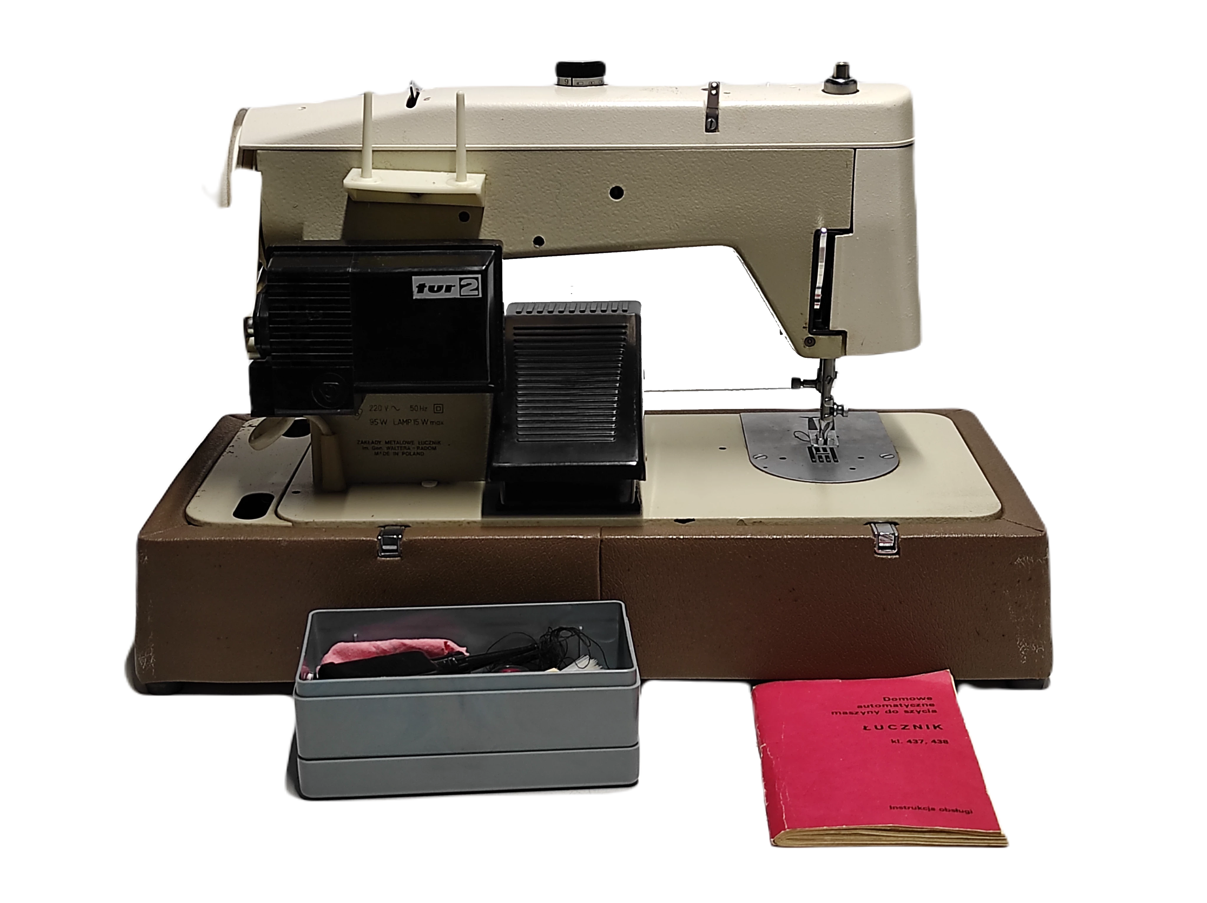 maszyna-do-szycia-lucznik-tur-2-z-walizka-kolor-dominujacy-bezowybrazowy