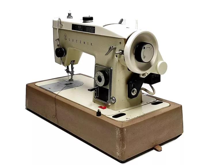 maszyna-do-szycia-lucznik-tur-2-z-walizka-marka-lucznik