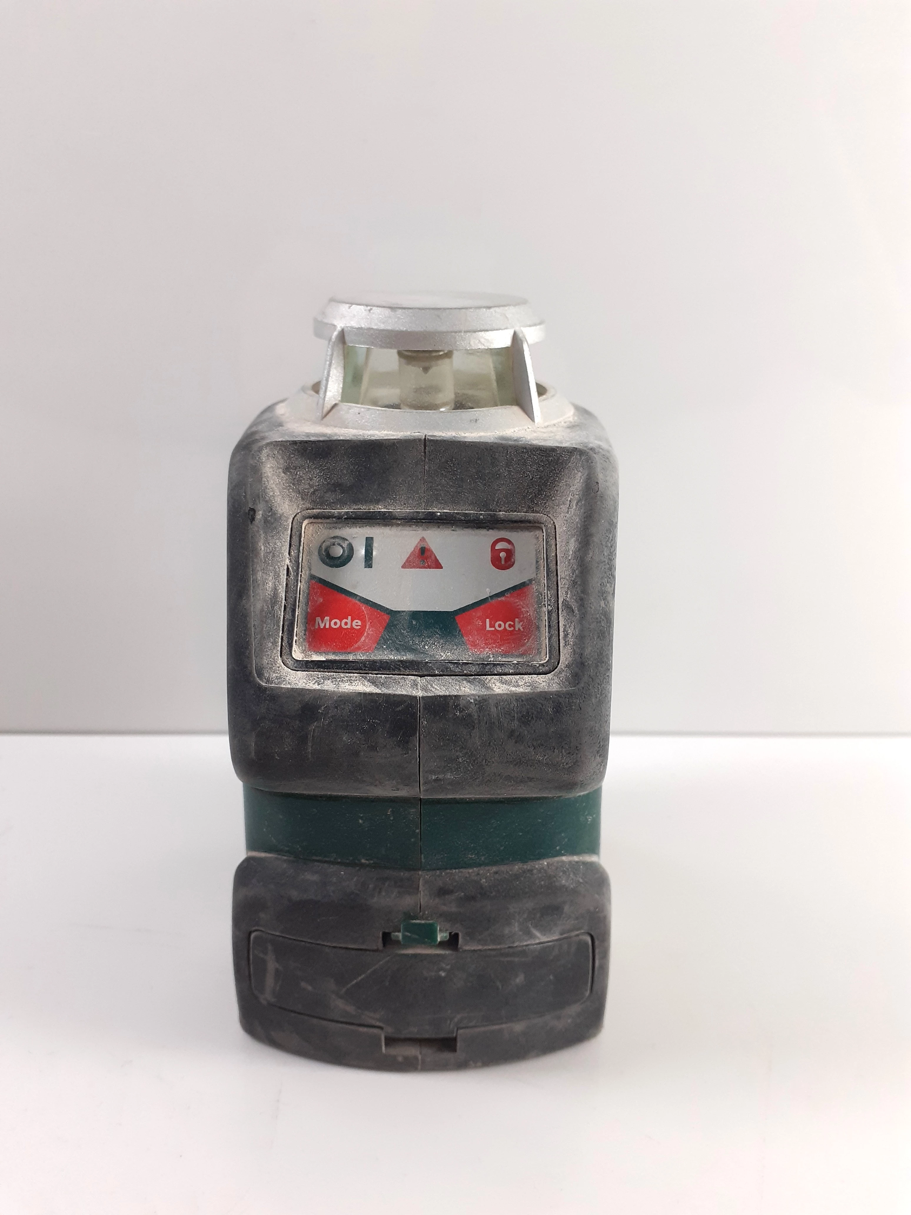 laser-krzyzowo-liniowy-bosch-pll-360-stan-uzywany