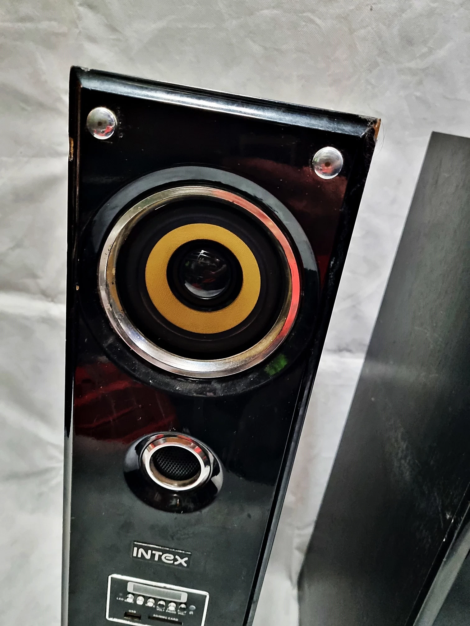 zestaw-kolumn-intex-it-11500suf-okablowanie-kolor-czarny