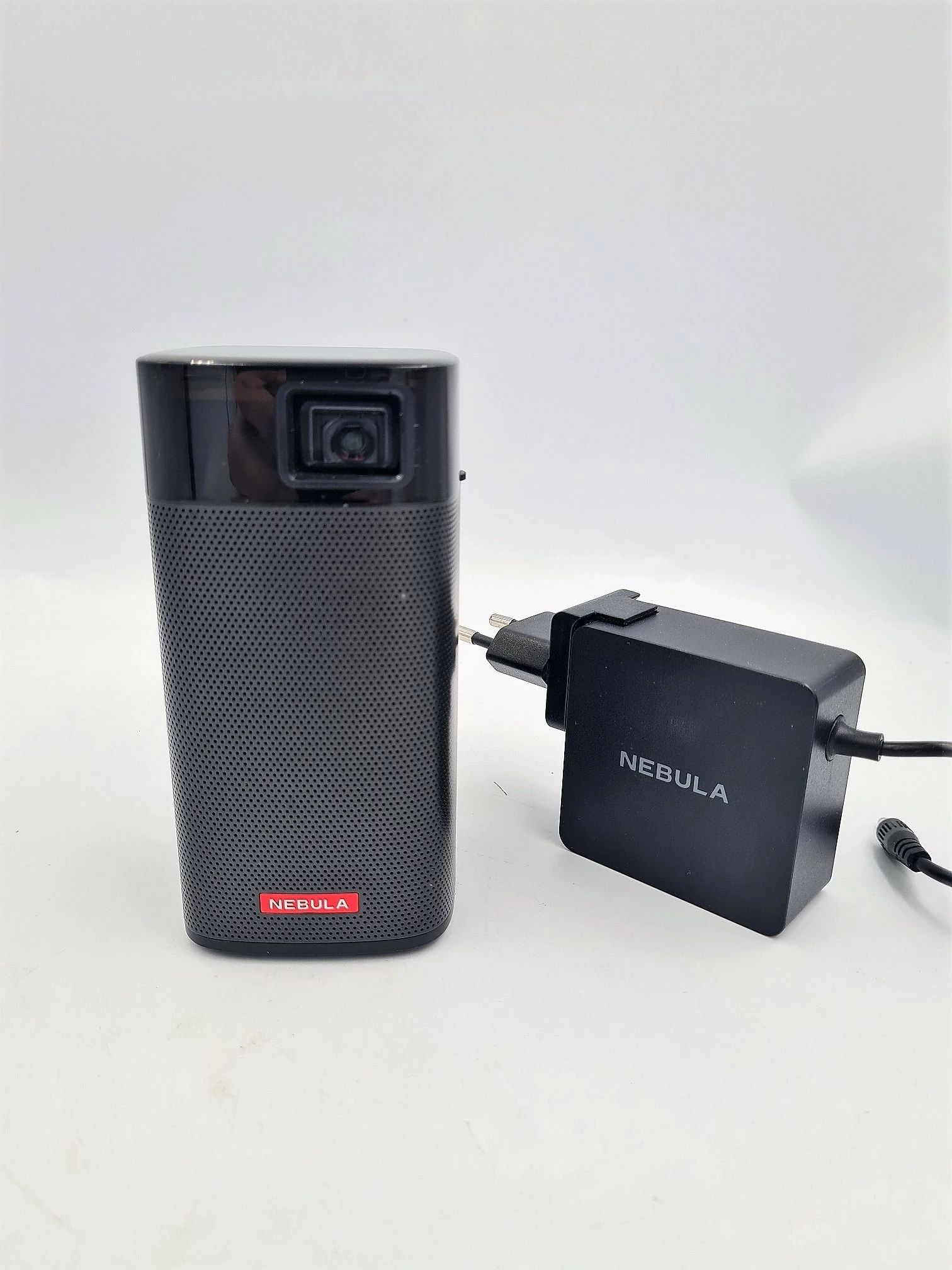 projektor-mobilny-nebula-apollo-d2410-saturna-41-glogow