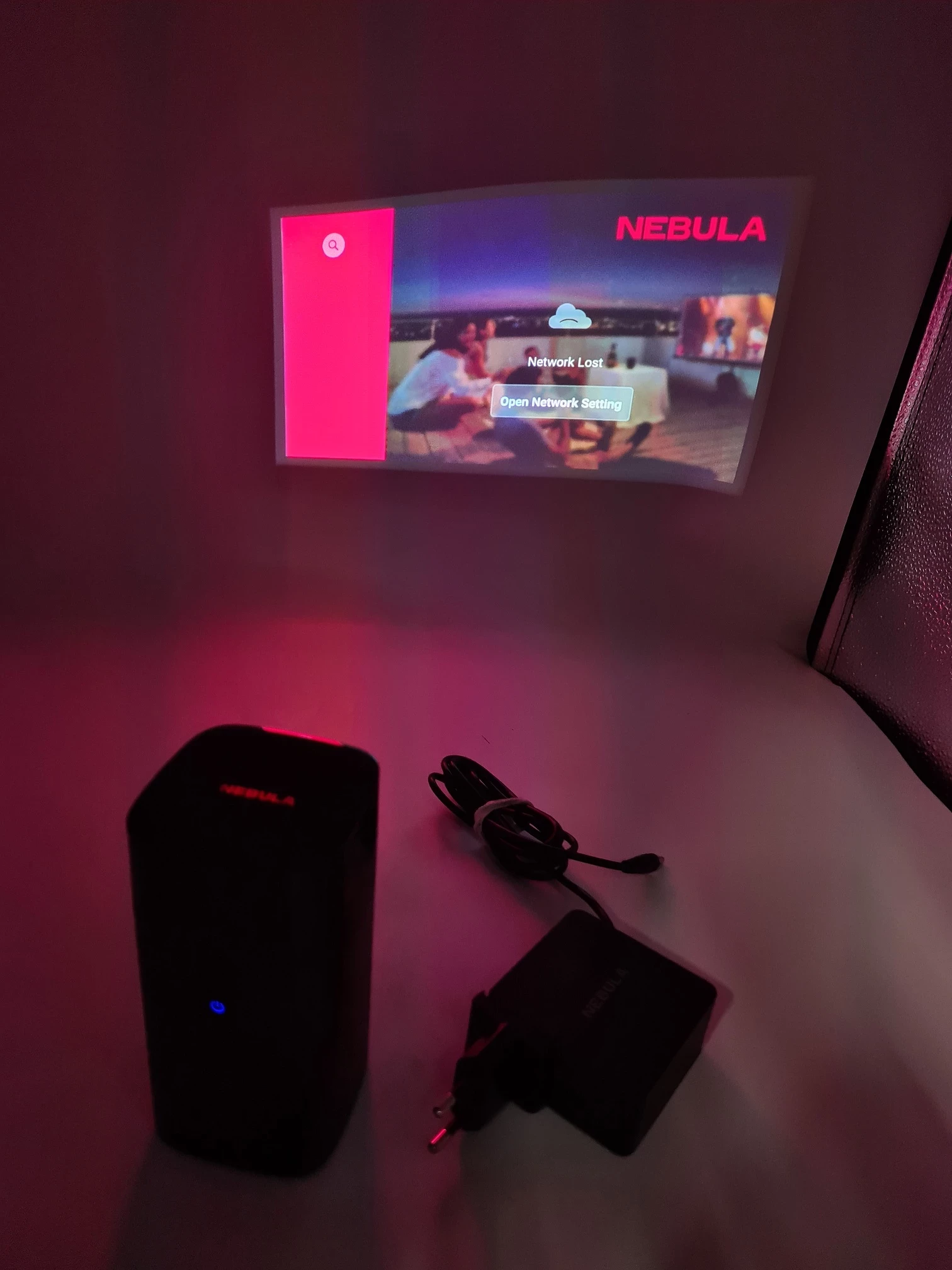 projektor-mobilny-nebula-apollo-d2410-model-apollo