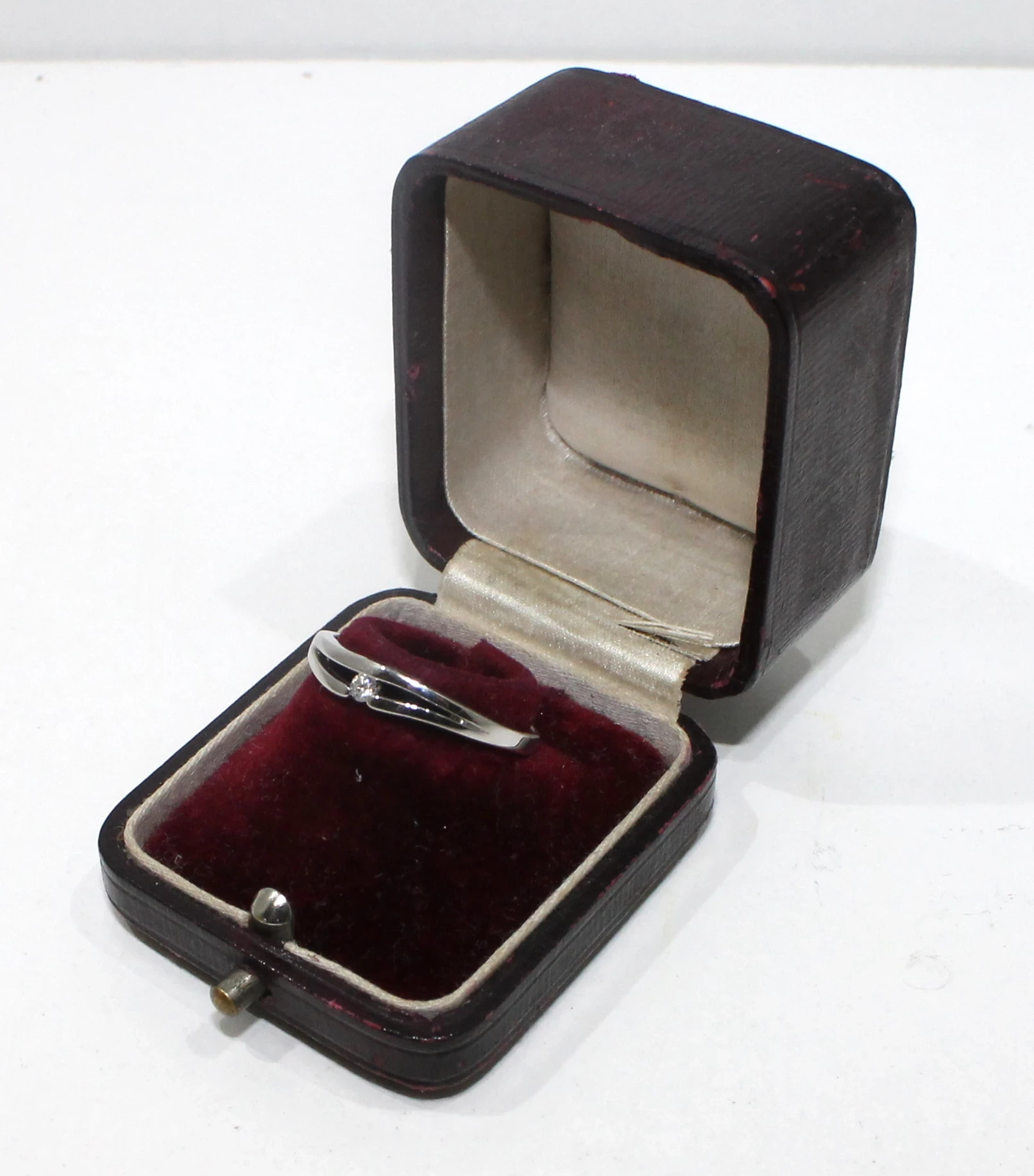 wyrob-jubilerski-pierscionek-material-15835-2