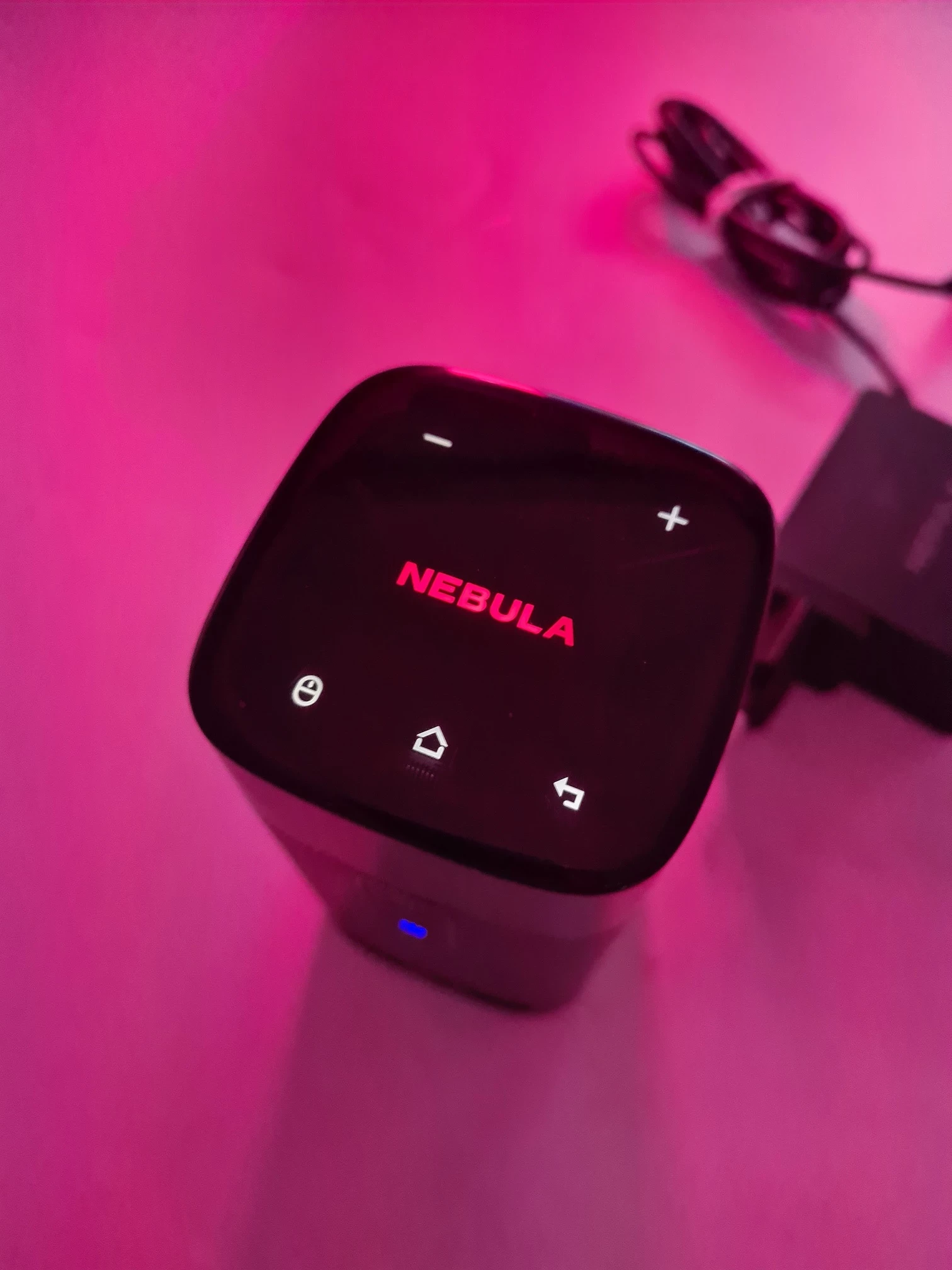 projektor-mobilny-nebula-apollo-d2410-kolor-czarny