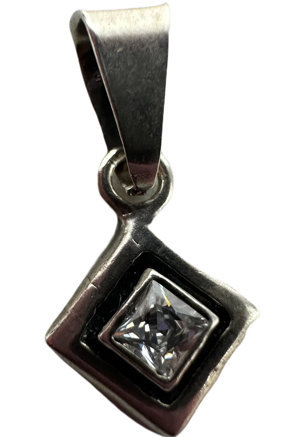 srebrna-urzekajaca-zawieszkawisiorek-romb-z-cyrkonia-11g-material-15835-4