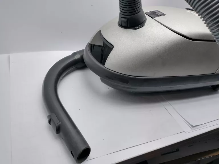 ODKURZACZ MIELE S381