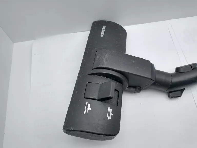 ODKURZACZ MIELE S381
