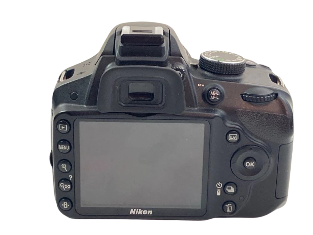 lustrzanka-nikon-d3200-241-mpx-18-55mm-27665-w-zestawie-korpus-obiektyw