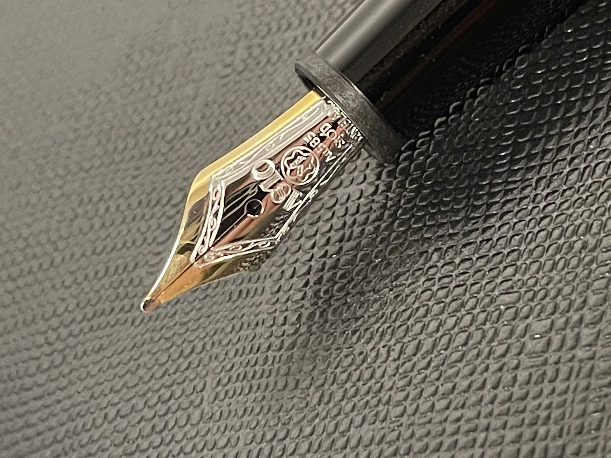 pioro-wieczne-montblanc-meisterstuck-platinum-sposob-napelniania-pompka