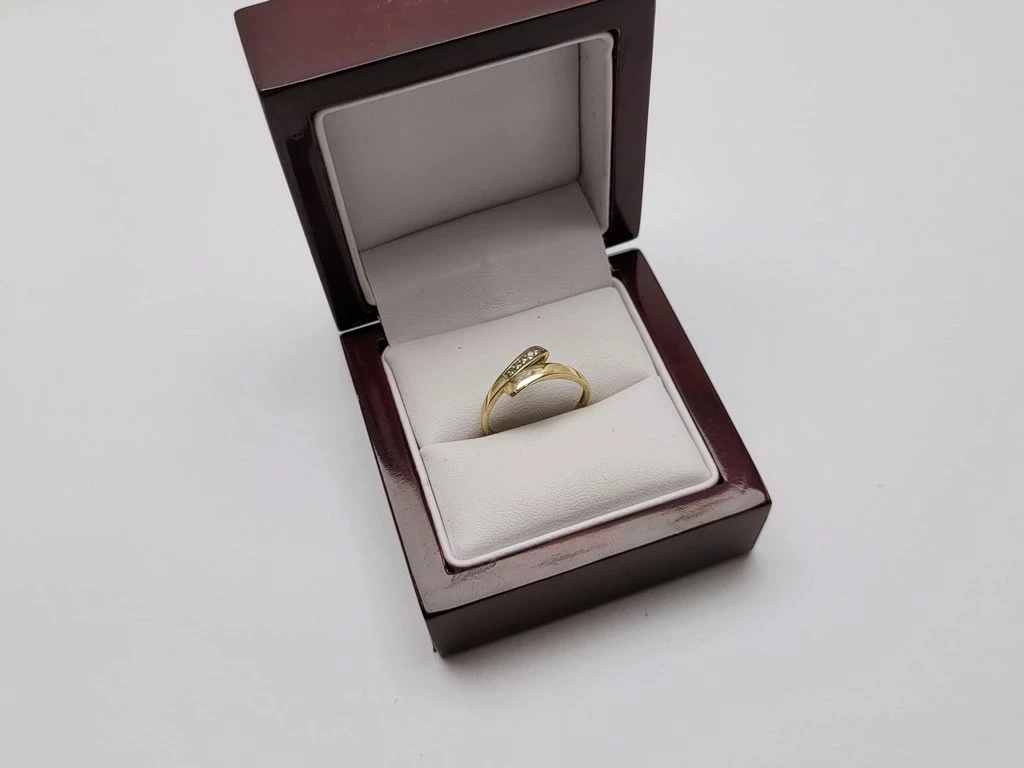 zloty-pierscionek-z-cyrkoniami-172g-pr585-roz16-stan-11323-2