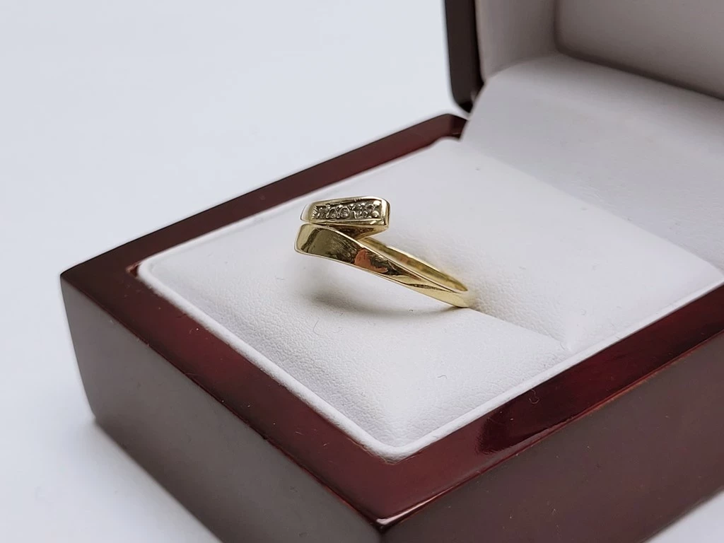 zloty-pierscionek-z-cyrkoniami-172g-pr585-roz16-kolor-dominujacy-205826-225106