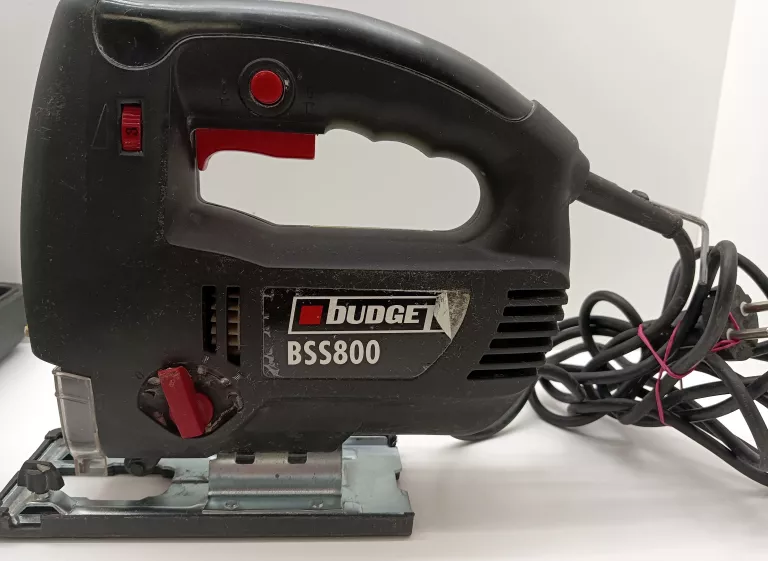 wyrzynarka-budget-bss800-walizka-marka-budget