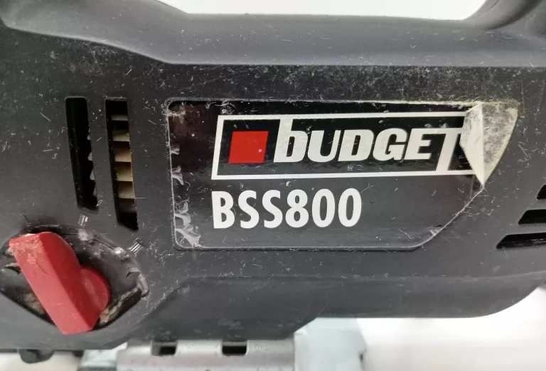 wyrzynarka-budget-bss800-walizka-mocowanie-brzeszczotu-chwyt-typu-t