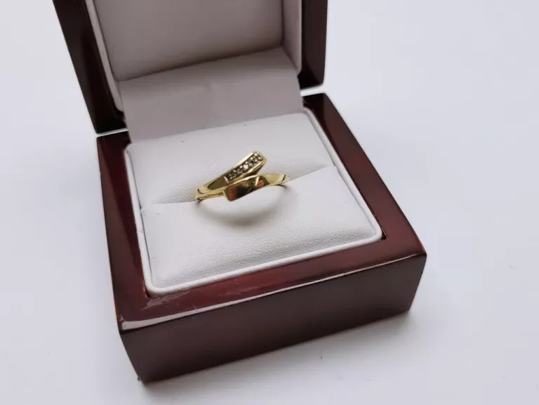 zloty-pierscionek-z-cyrkoniami-172g-pr585-roz16-marka-226434-1149069