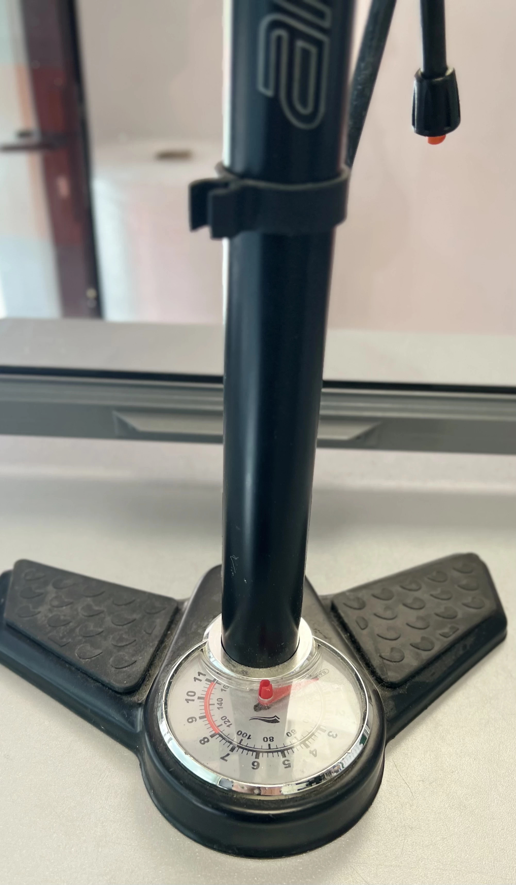 pompka-stojaca-crivit-zdjecia-kod-producenta-floor-pump-8