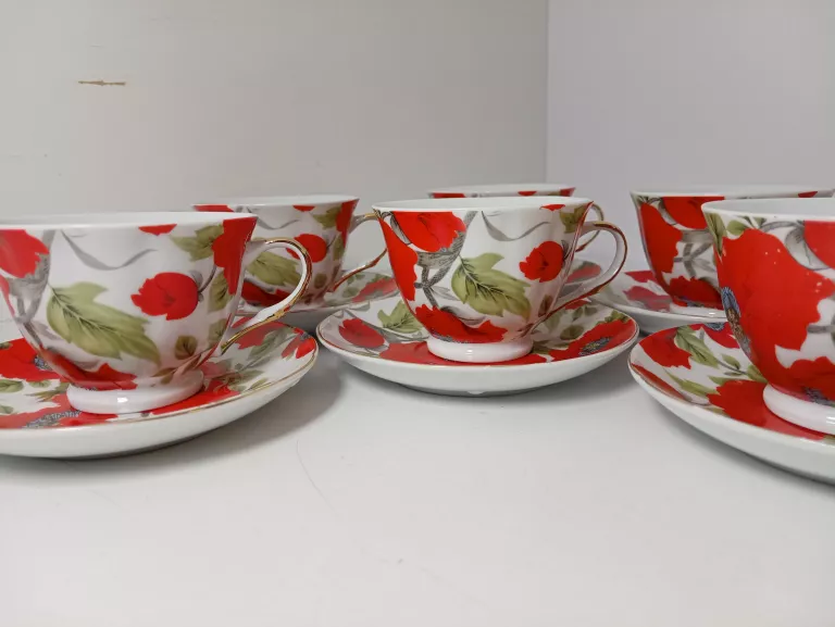 ZESTAW FILIŻANEK ZE SPODKAMI AFFEK PORCELANA