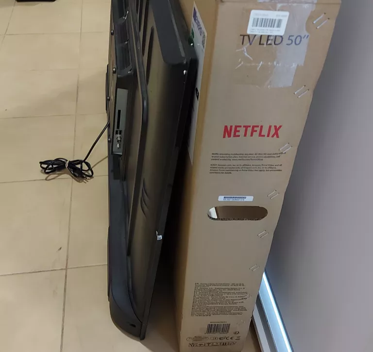 telewizor-selecline-50s211-komplet-pf-przekatna-ekranu-cale-50