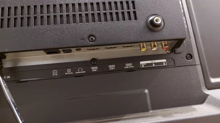 telewizor-selecline-50s211-komplet-pf-klasa-efektywnosci-energetycznej-f