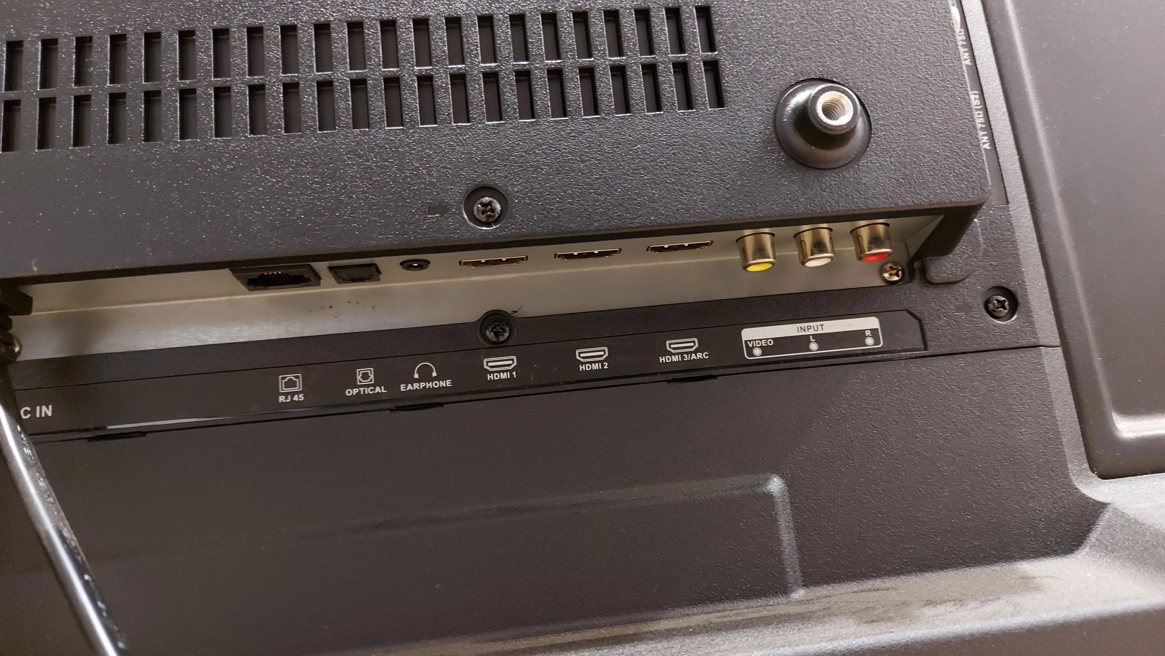 telewizor-selecline-50s211-komplet-pf-klasa-efektywnosci-energetycznej-f