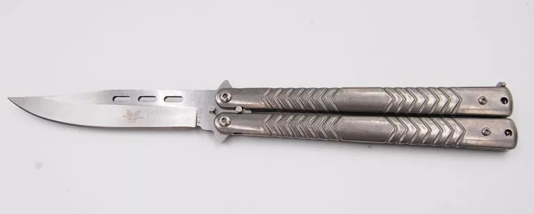 noz-typu-motylek-grojecka-128b-warszawa