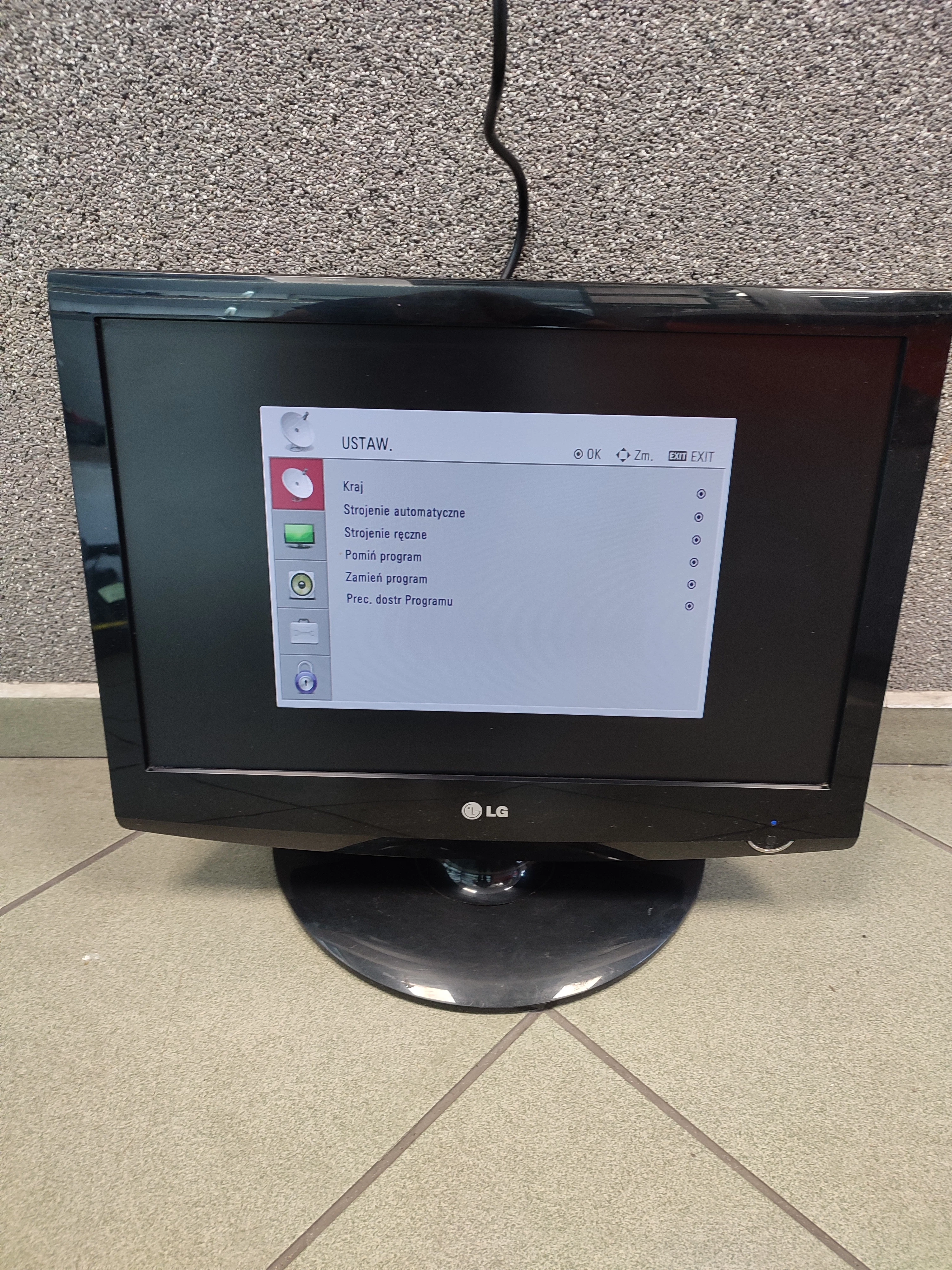 telewizor-lg-19-cali-19lg3000-dabrowskiego-30-naklo